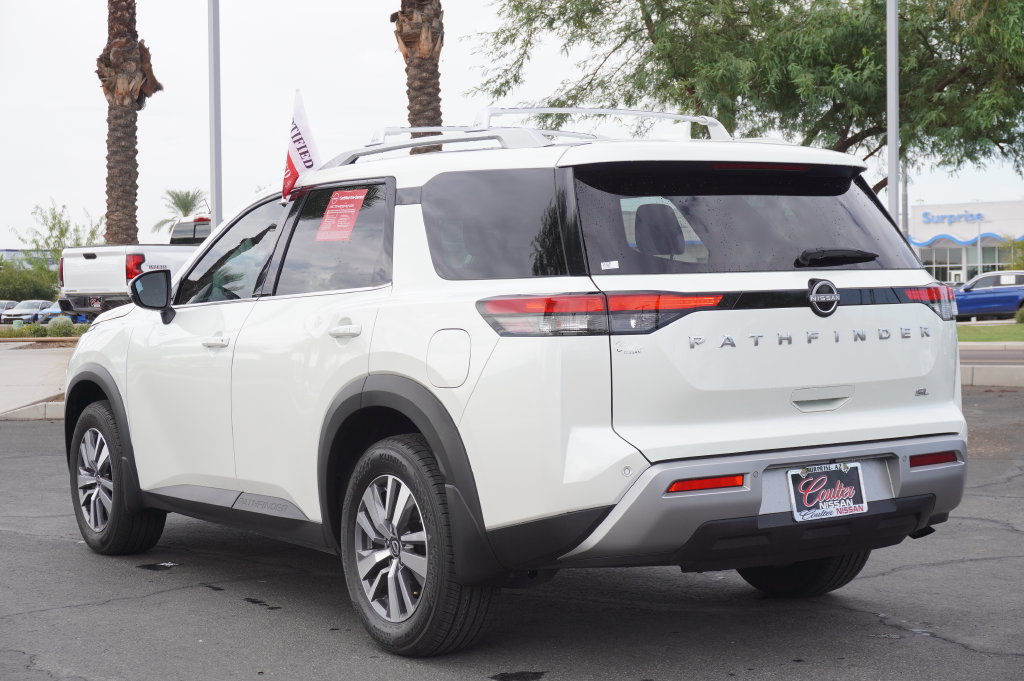 Certified 2024 Nissan Pathfinder SL FWD image 3