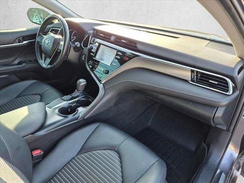 Used 2018 Toyota Camry SE w/ Convenience Package FWD image 22