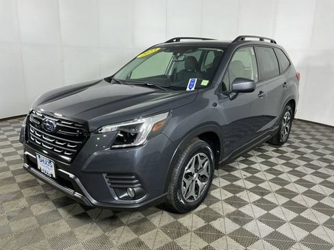 Used 2023 Subaru Forester Premium AWD/4WD image 4