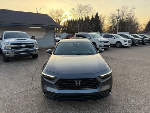 Used 2023 Honda Accord EX image 2