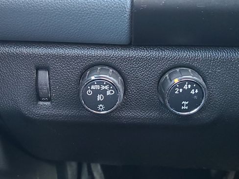 Used 2016 Chevrolet Colorado Z71 AWD/4WD image 22