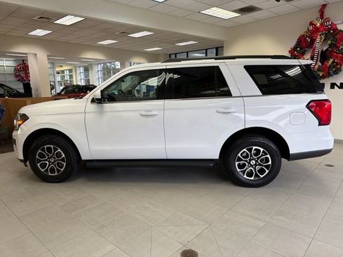 Used 2024 Ford Expedition XLT image 5