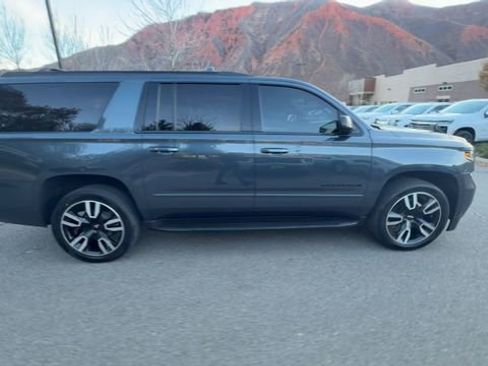 Used 2020 Chevrolet Suburban Premier image 9