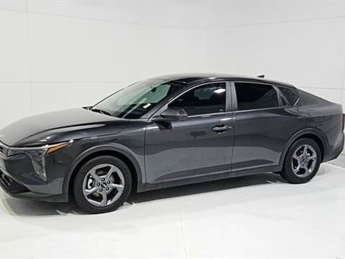 Used 2025 Kia K4 FWD image 3