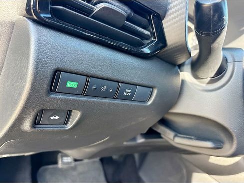 Used 2024 Nissan Sentra SR w/ Trunk Package image 10