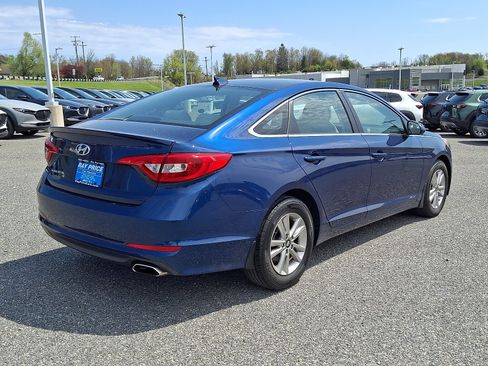 Used 2015 Hyundai Sonata SE w/ Option Group 09 FWD image 6