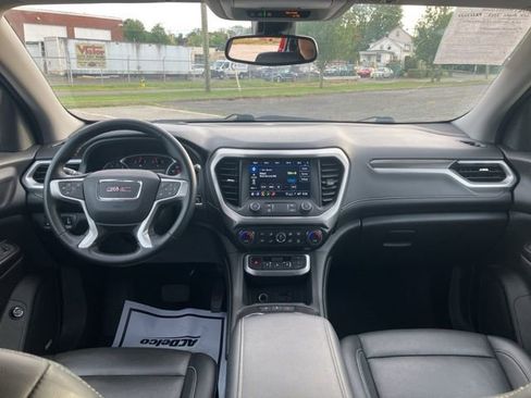 Used 2023 GMC Acadia SLT FWD image 17