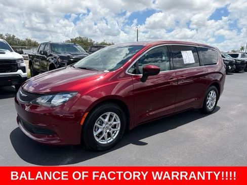 Used 2023 Chrysler Voyager LX FWD image 3