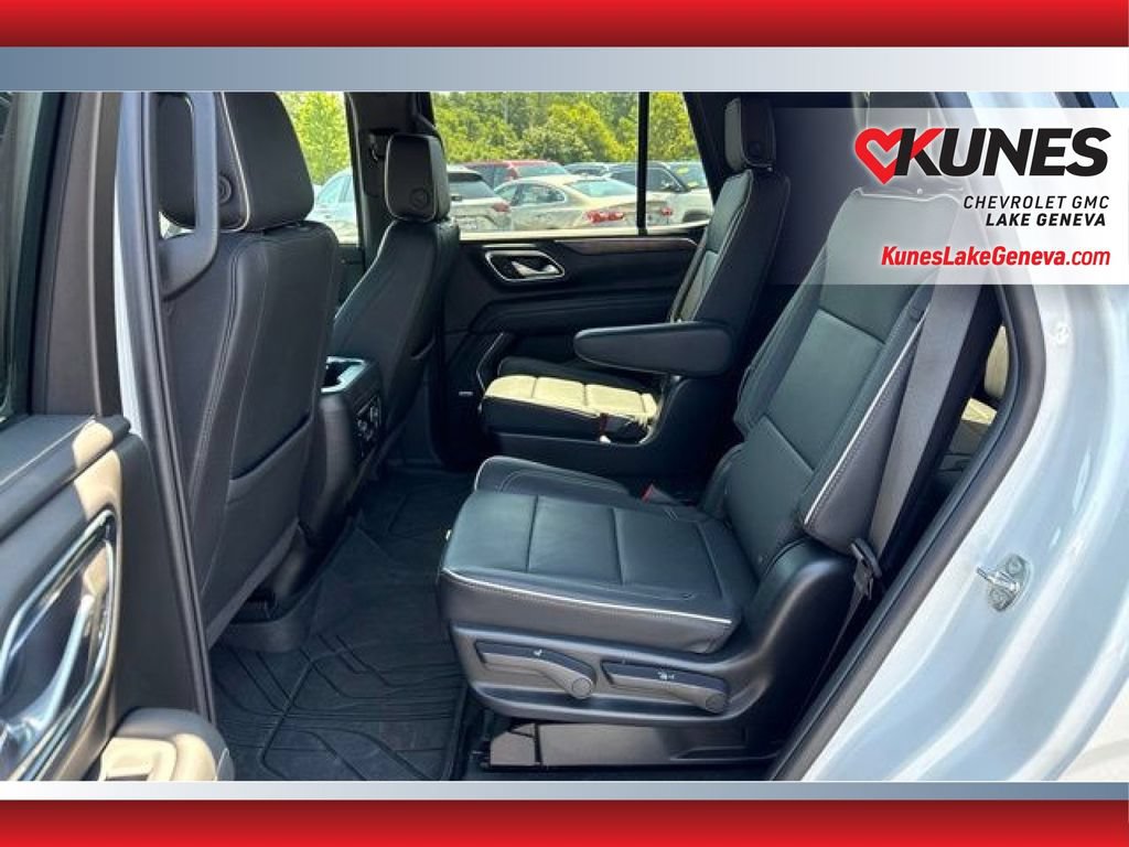 Used 2024 Chevrolet Tahoe Premier w/ Premium Package AWD/4WD image 16