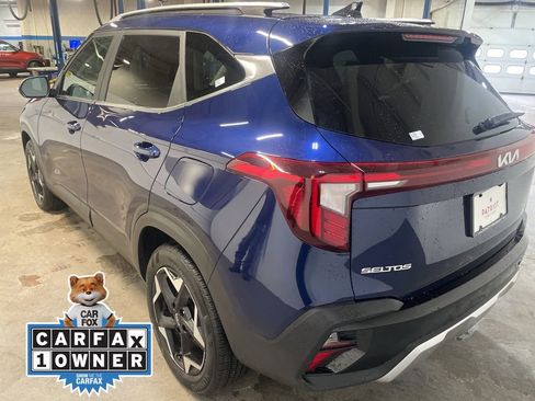Used 2024 Kia Seltos EX image 3