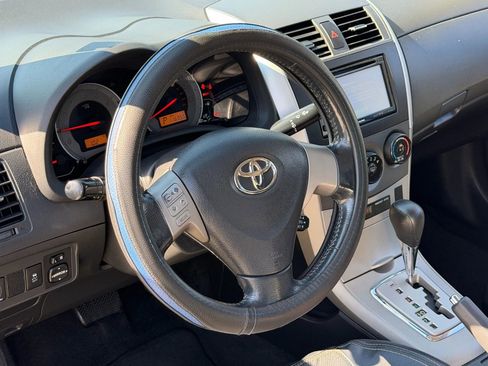 Used 2010 Toyota Corolla S image 5