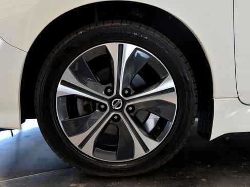 Used 2020 Nissan Leaf SL Plus image 10