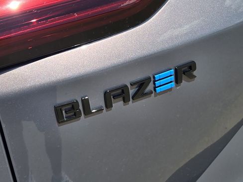 New 2025 Chevrolet Blazer EV RS AWD/4WD image 23
