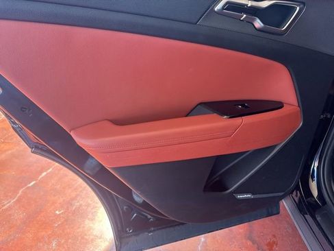 Used 2025 Kia Sportage SX image 11