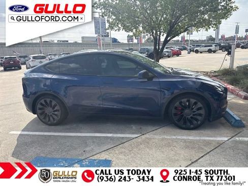Used 2022 Tesla Model Y Performance AWD/4WD image 3
