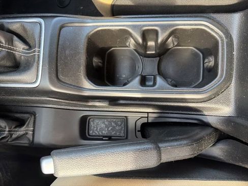 Used 2021 Jeep Wrangler Unlimited Sahara w/ Uconnect 4C Nav & Sound Group AWD/4WD image 34