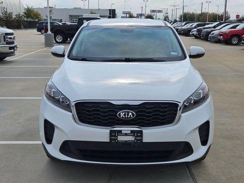 Used 2020 Kia Sorento LX image 2