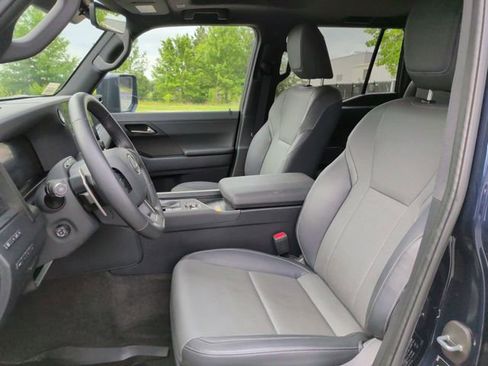 Used 2025 Lexus GX 550 w/ Accessory Package (2T) AWD/4WD image 15