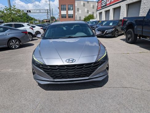 Used 2023 Hyundai Elantra SEL w/ Cargo Package FWD image 4