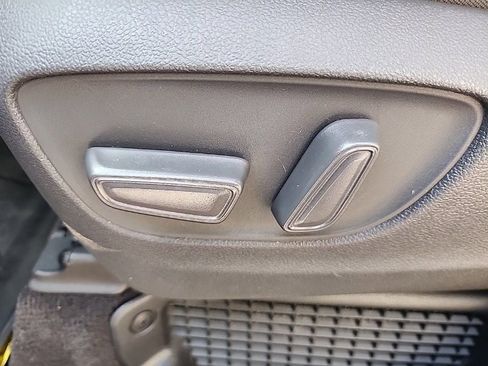 Used 2021 Toyota Sienna LE image 12