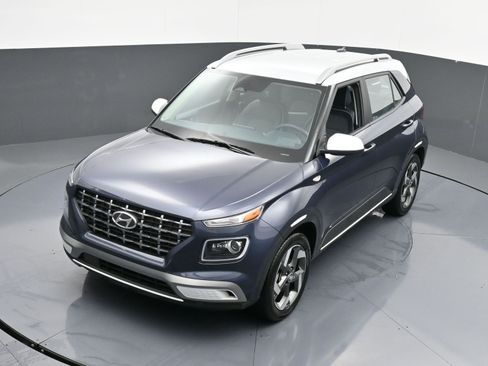 Used 2023 Hyundai Venue Limited w/ Cargo Package image 32