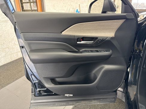 Certified 2024 Toyota Grand Highlander Limited image 35