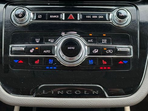 Used 2022 Lincoln Corsair Reserve w/ Equipment Group 201A image 26