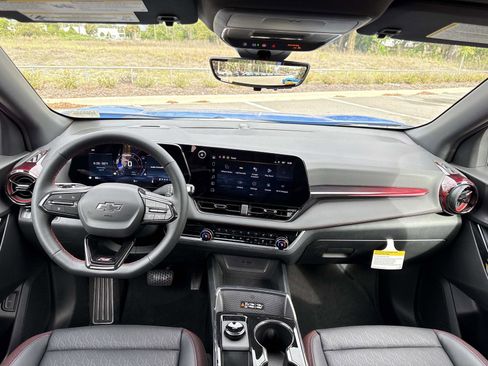 New 2026 Chevrolet Equinox RS w/ Convenience Package III FWD image 12
