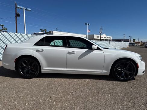 Used 2023 Chrysler 300 S w/ Comfort Group RWD image 6