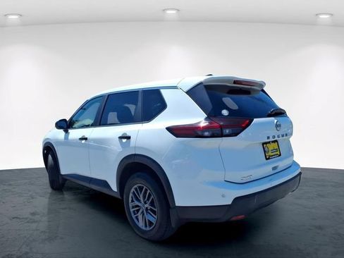 Used 2024 Nissan Rogue S FWD image 12