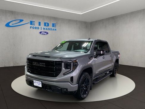 Used 2025 GMC Sierra 1500 Elevation w/ Elevation Premium Package image 5