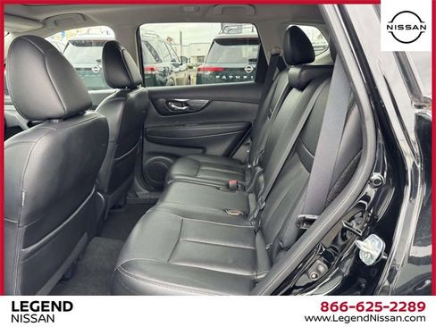Used 2018 Nissan Rogue SL w/ Premium Package image 12