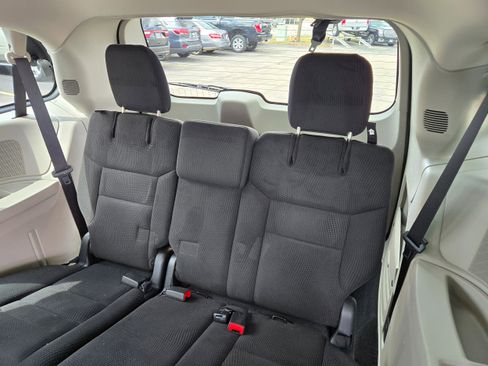 Used 2017 Dodge Grand Caravan SE image 10