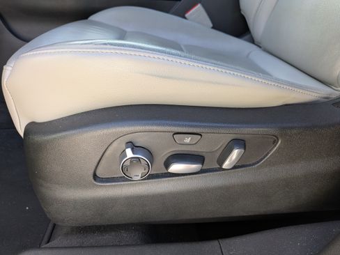 Used 2021 Cadillac XT4 Premium Luxury image 22