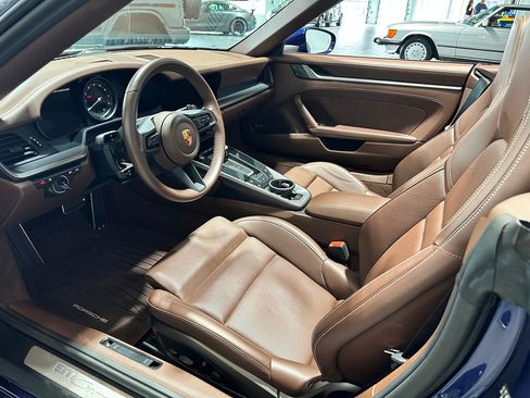 Used 2022 Porsche 911 Carrera S RWD image 6