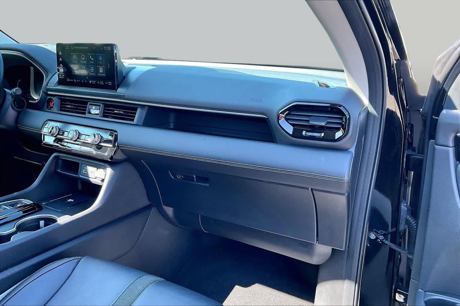 Used 2023 Honda Pilot Touring image 18