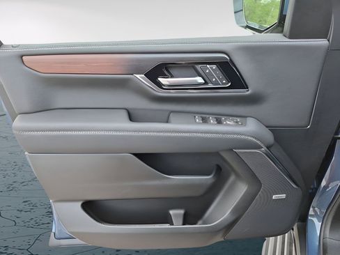 New 2026 GMC Yukon Denali w/ Sun & Power Step Package AWD/4WD image 26