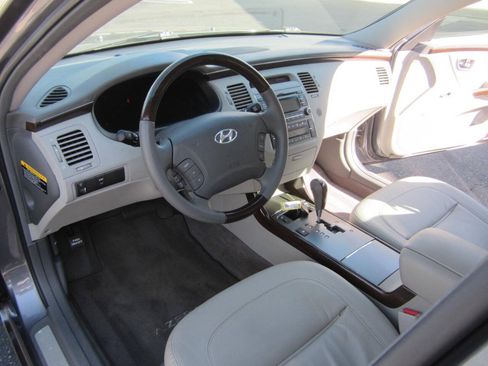 Used 2011 Hyundai Azera Limited FWD image 26
