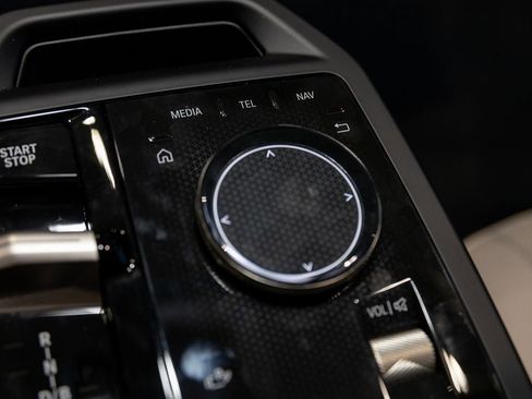 Used 2026 BMW iX xDrive45 w/ Premium Package image 23