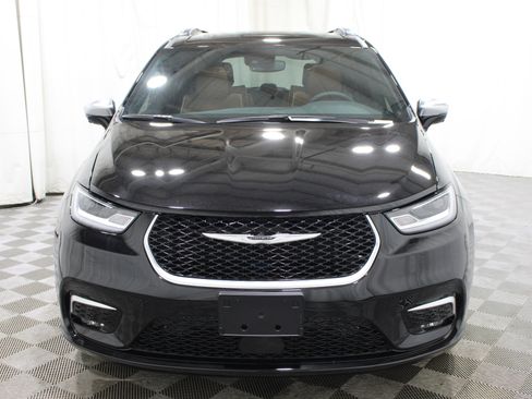 Used 2026 Chrysler Pacifica Pinnacle image 42