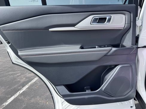 New 2026 Ford Explorer Active AWD/4WD image 23