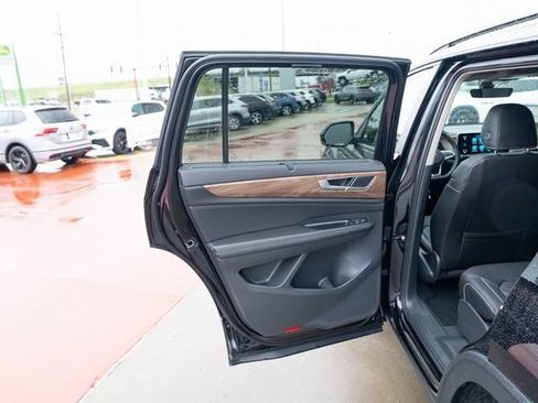 New 2026 Volkswagen Atlas SE image 11