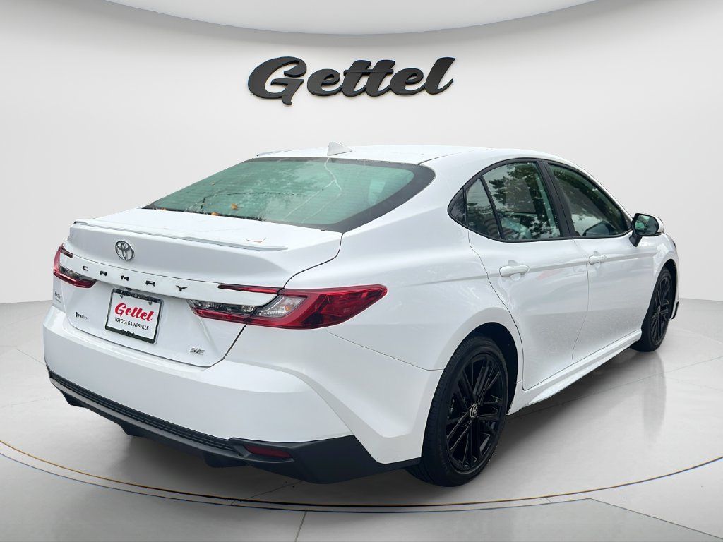 Used 2026 Toyota Camry SE FWD image 5