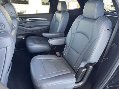 Used 2022 Buick Enclave Premium image 23
