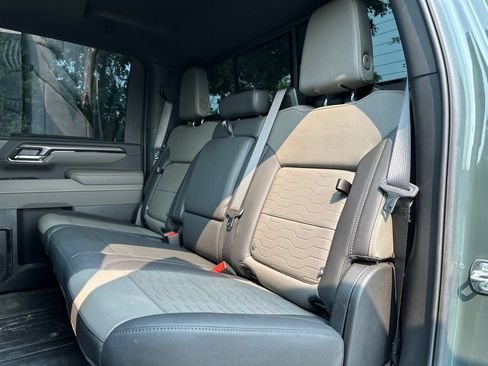 Used 2025 Chevrolet Silverado 2500 ZR2 w/ Technology Package AWD/4WD image 47