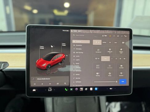 Used 2022 Tesla Model 3 Long Range AWD/4WD image 28