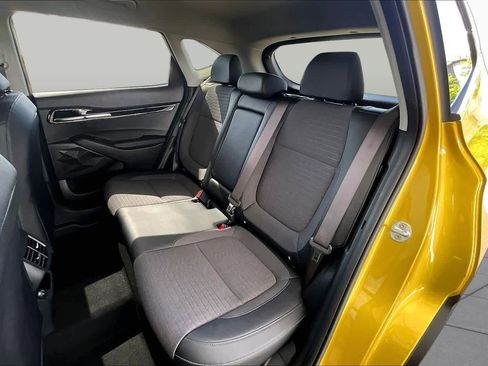 Used 2023 Kia Seltos S w/ Navigation Package FWD image 19