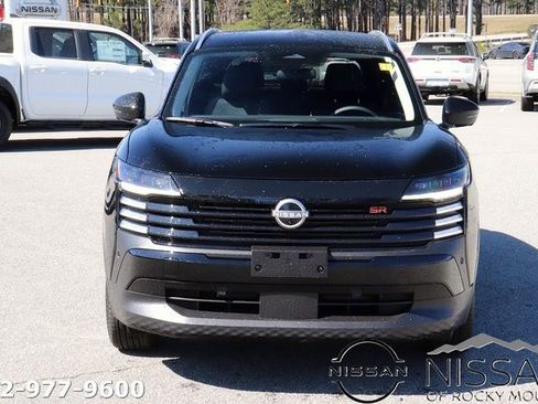 New 2025 Nissan Kicks SR image 2