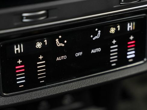 Certified 2022 Audi Q8 Premium Plus image 27