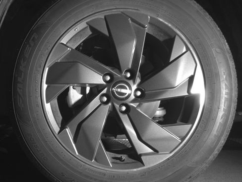 Used 2025 Nissan Rogue SV image 12